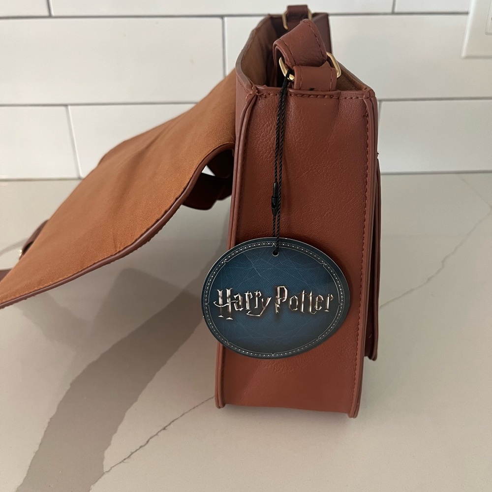 Primark Harry Potter
Satchel/Messenger Bag NWT - Picture 9 of 10
